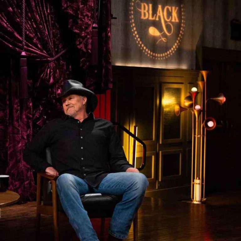 Trace Adkins measurements, Bio, Age, Height, and Weight
