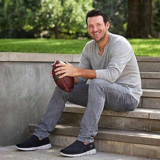Tony Romo measurements, Bio, Age, Height, and Weight 